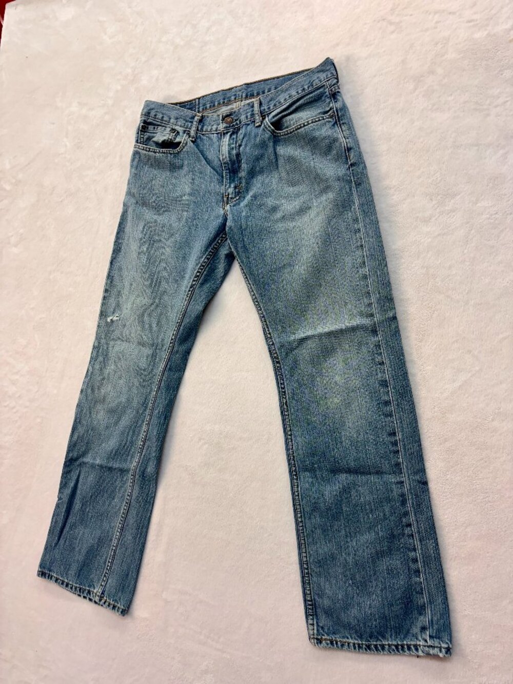 Levi's Men's Blue Jeans --- Straight Leg --- Size: 32 x 34 --- Great Condition!!